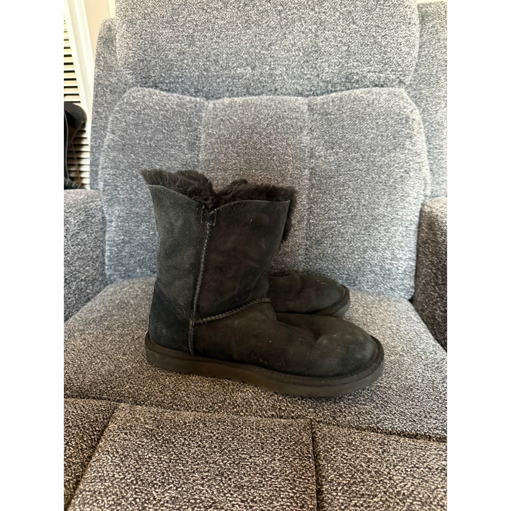 UGG Australia‎ Black Suede Sheepskin Lined Boots Women's Size 8 - Picture 3 of 7
